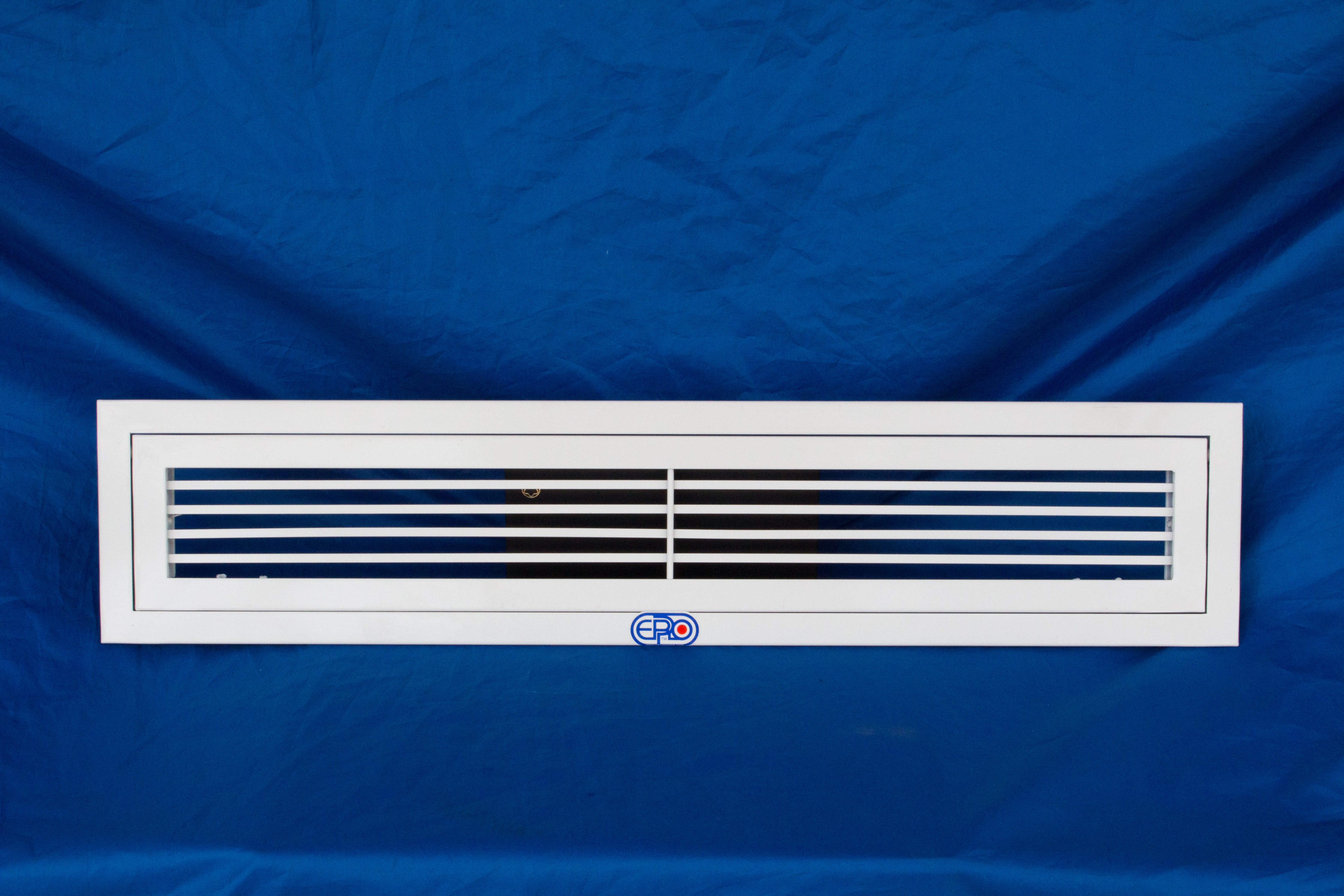 Linear Bar Grille 670 x 120 Tháo Mở